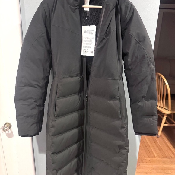 Size 8 New Lululemon StretchSeal Sleet Street 600 Fill Down Long Jacket - Picture 2 of 10